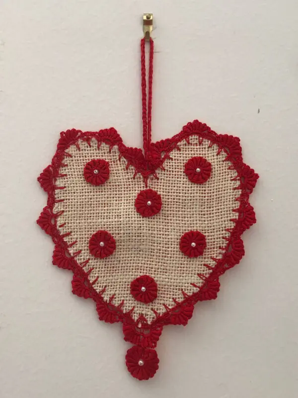 donna-cosmaria-bigliettino-artigianale-cuore-rosso-canapa